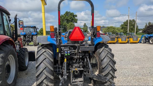 Image of New Holland Workmaster 120 equipment image 4