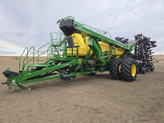 2025 SeedMaster 7012 Equipment Image0