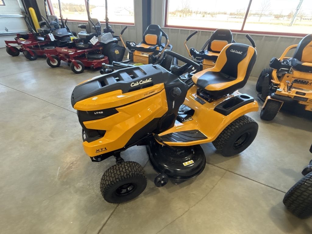 Main image Cub Cadet XT1 LT42