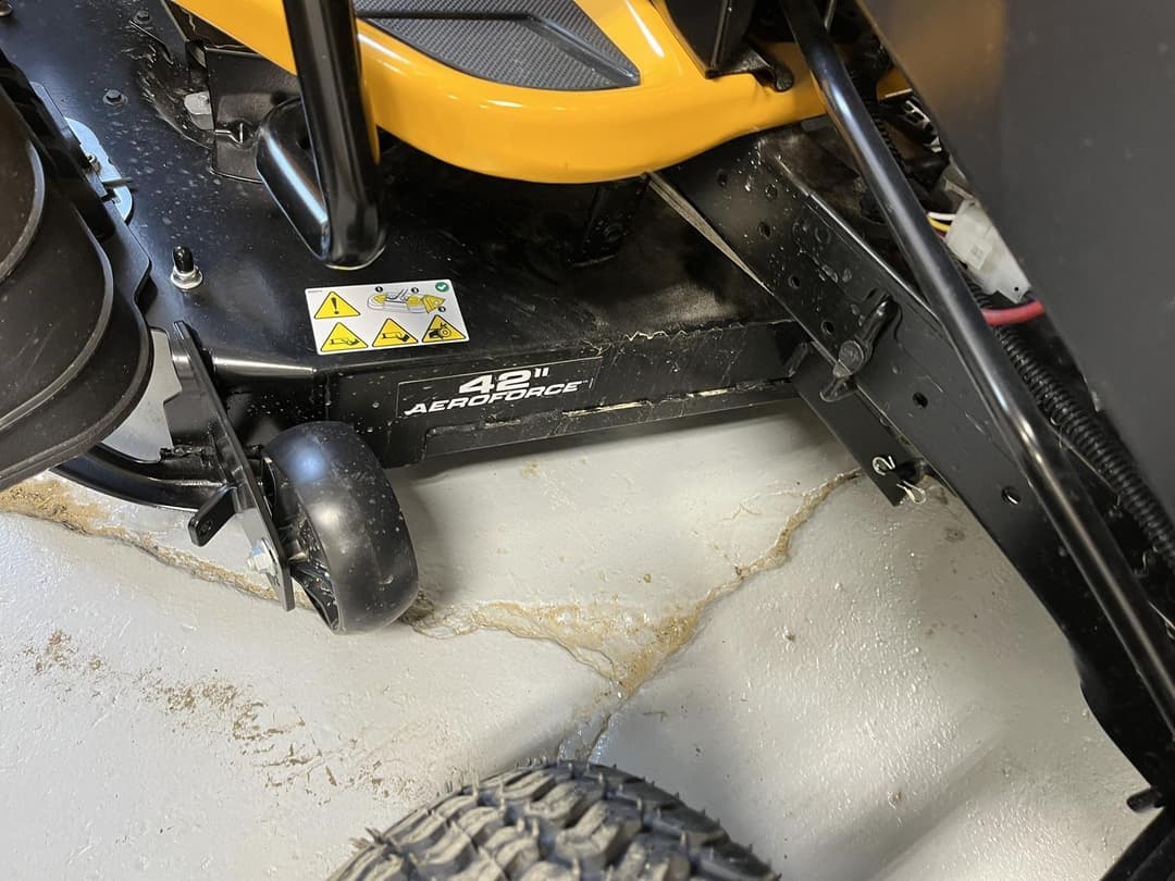 Image of Cub Cadet XT2 LX42 Image 1