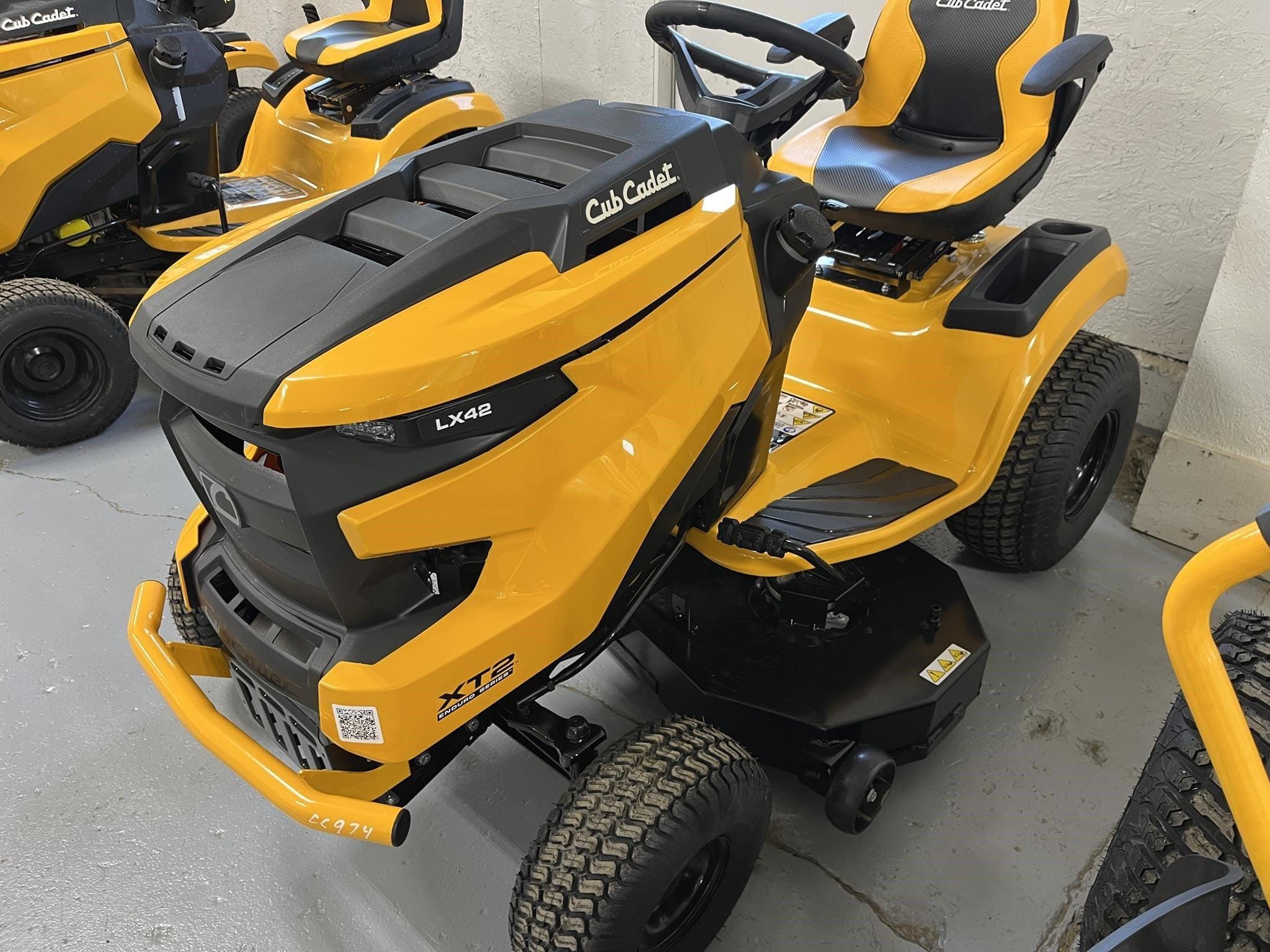2026 Cub Cadet XT2 LX42 Equipment Image0