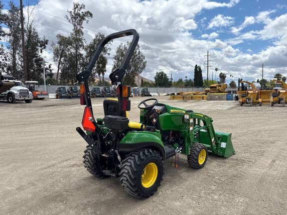 Image of John Deere 1023E equipment image 4