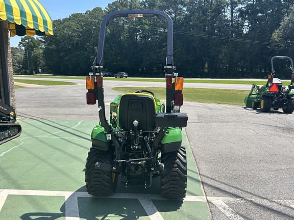 Image of John Deere 1023E equipment image 3