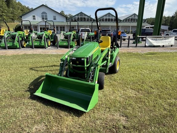 Image of John Deere 1023E equipment image 2