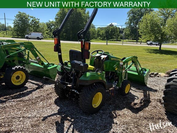 Image of John Deere 1023E equipment image 2