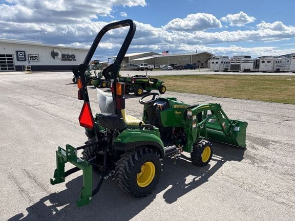 Image of John Deere 1023E equipment image 4