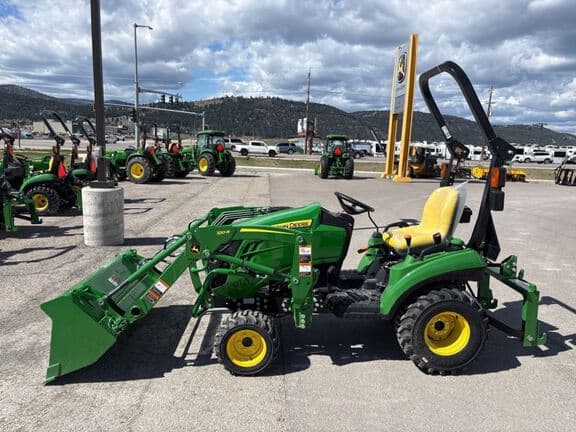 Image of John Deere 1023E equipment image 1