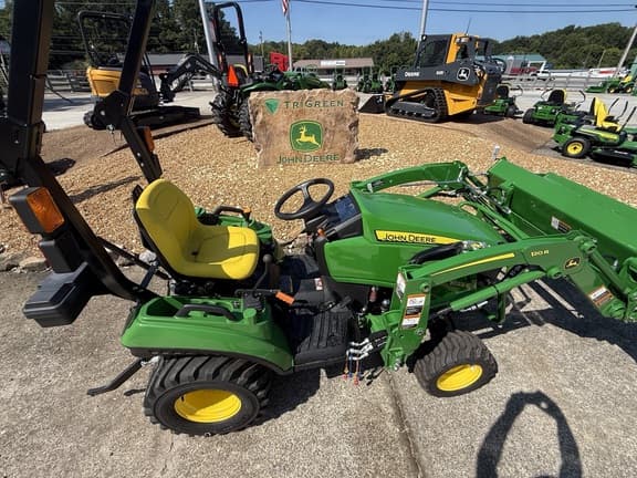 Image of John Deere 1023E equipment image 2