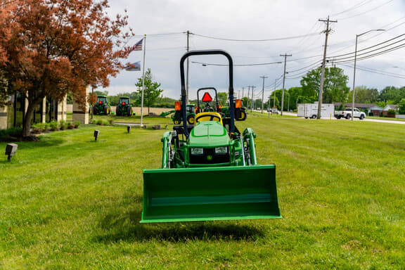 Image of John Deere 1023E equipment image 2