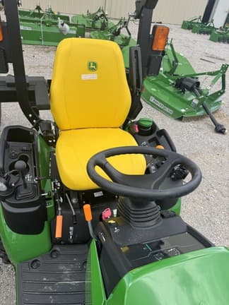 Image of John Deere 1025R equipment image 3