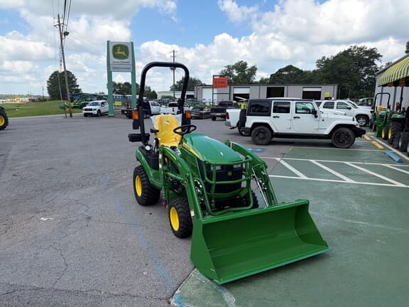 Image of John Deere 1025R equipment image 2