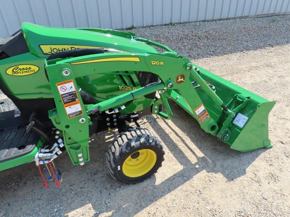 Image of John Deere 1025R equipment image 3