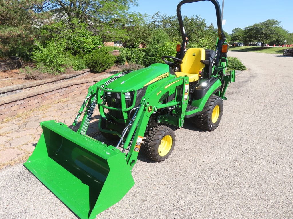 2026 John Deere 1025R Equipment Image0
