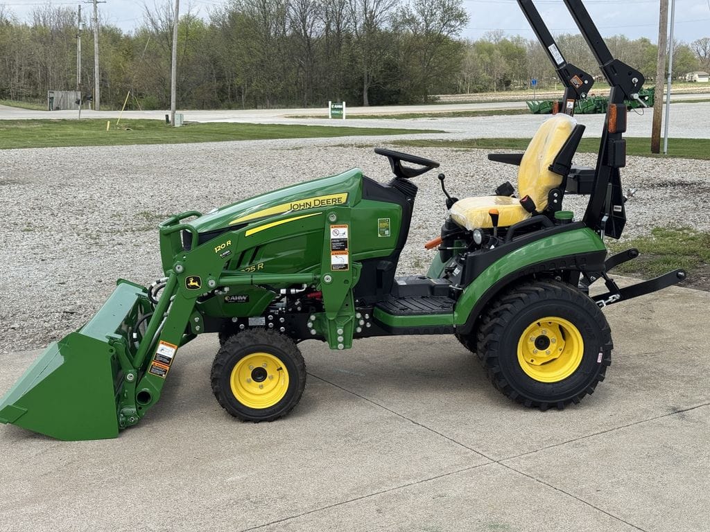 2026 John Deere 1025R Equipment Image0