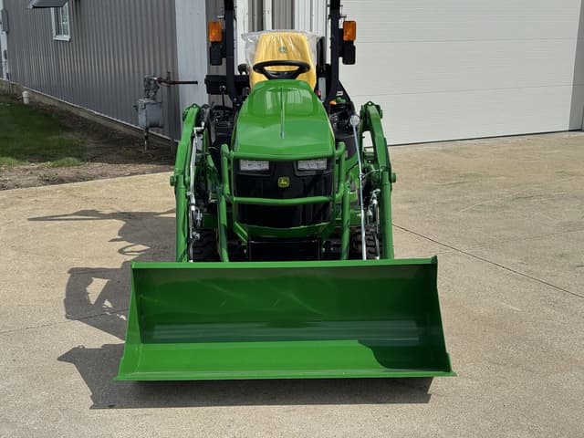Image of John Deere 1025R equipment image 2