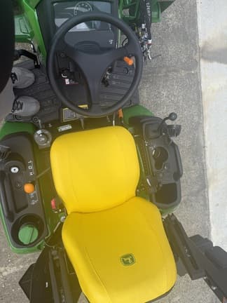 Image of John Deere 1025R equipment image 4