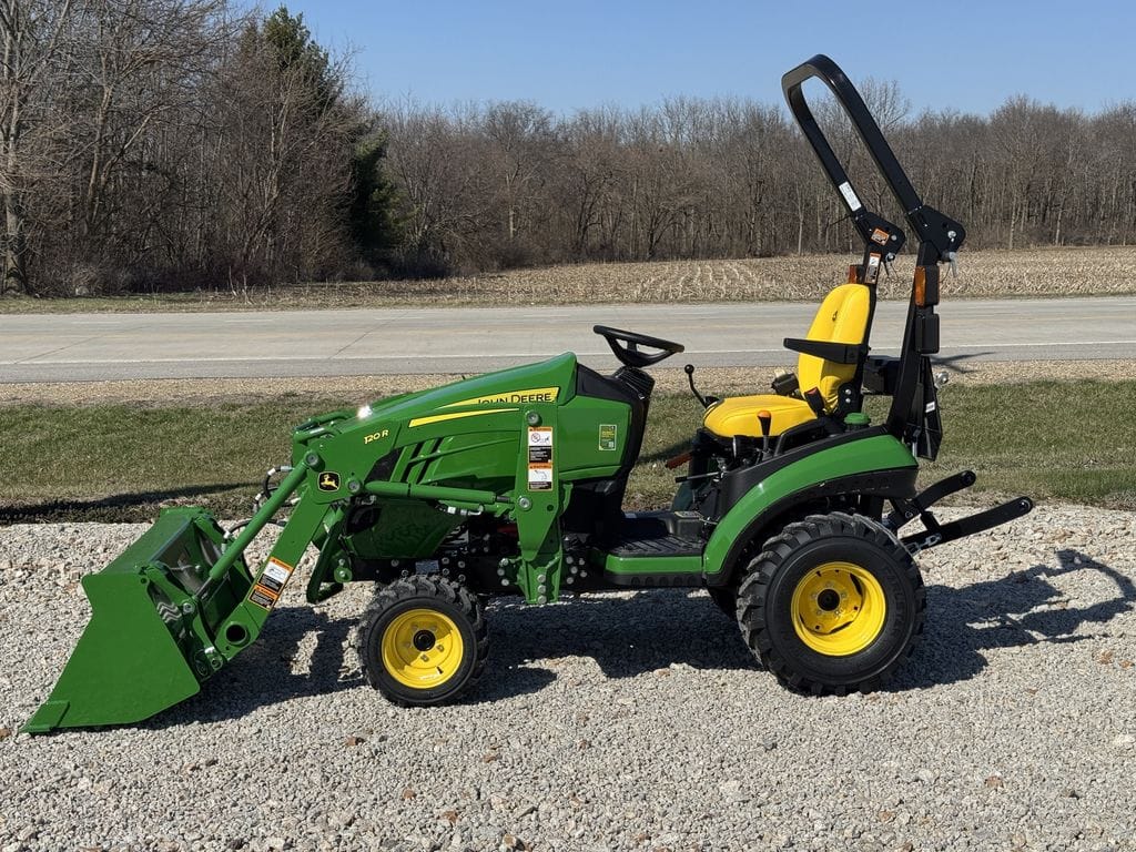 2026 John Deere 1025R Equipment Image0