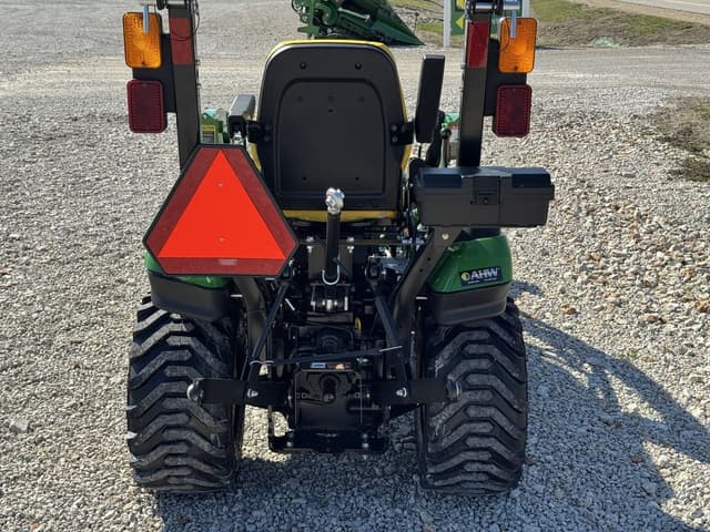 Image of John Deere 1025R equipment image 3