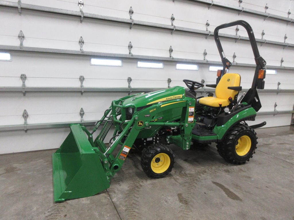 2026 John Deere 1025R Equipment Image0