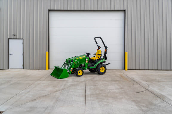 Image of John Deere 1025R equipment image 3