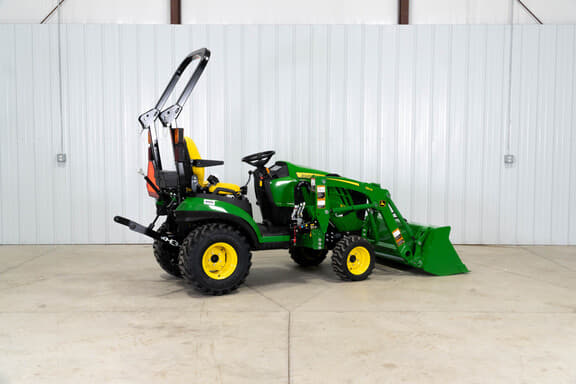 Image of John Deere 1025R equipment image 4