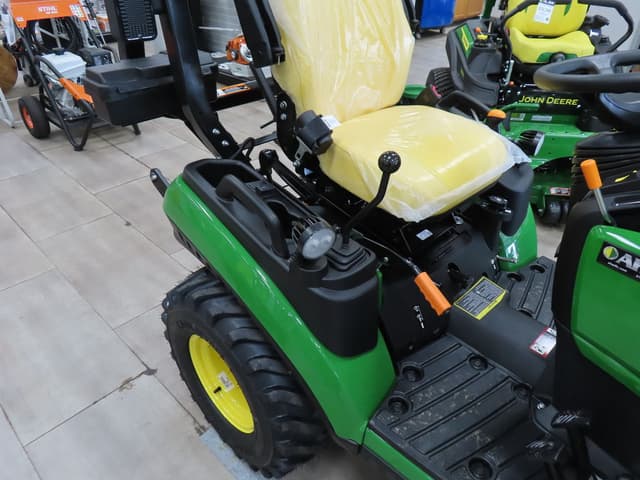 Image of John Deere 1025R equipment image 2