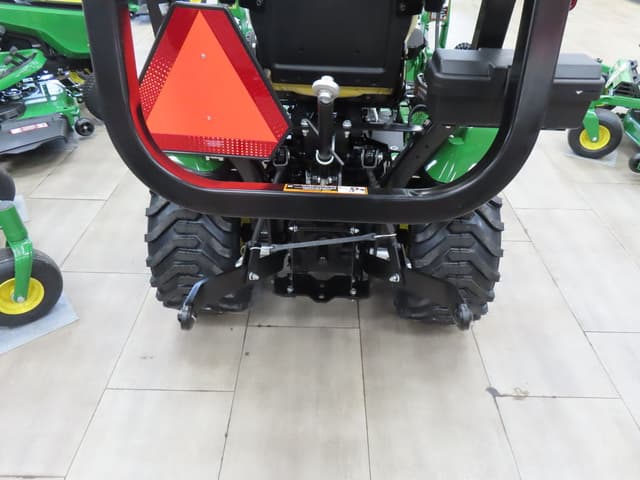 Image of John Deere 1025R equipment image 4