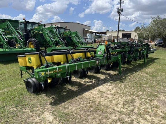 2026 John Deere 1725 Equipment Image0
