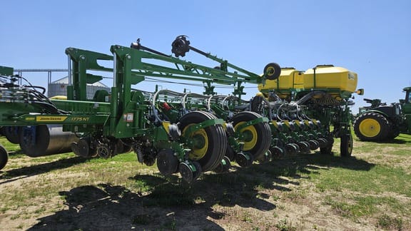 2026 John Deere 1775 Equipment Image0