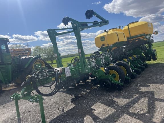 Image of John Deere 1775 Image 1