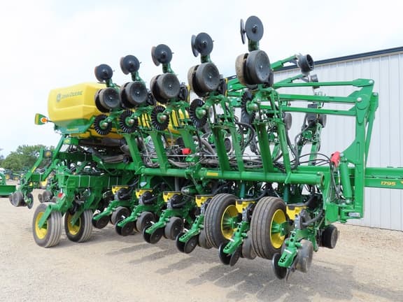 Image of John Deere 1795 equipment image 3