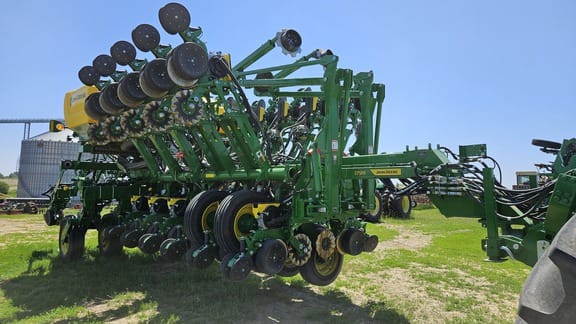 2026 John Deere 1795 Equipment Image0