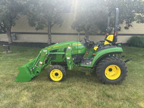 Image of John Deere 2025R equipment image 2