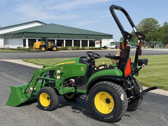 Image of John Deere 2025R equipment image 2