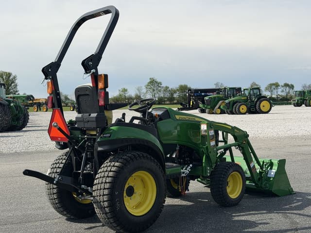 Image of John Deere 2025R equipment image 3