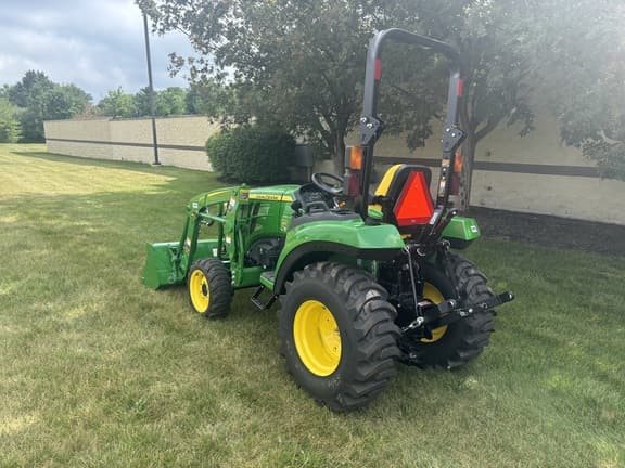 Image of John Deere 2025R equipment image 4