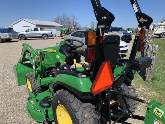Image of John Deere 2025R equipment image 2