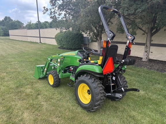 Image of John Deere 2025R equipment image 4