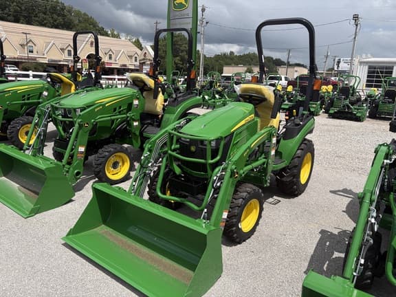 Image of John Deere 2025R equipment image 1