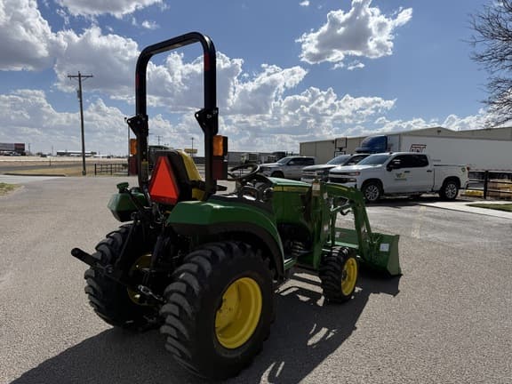 Image of John Deere 2032R equipment image 4