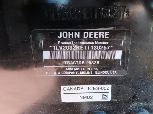 Image of John Deere 2032R equipment image 4