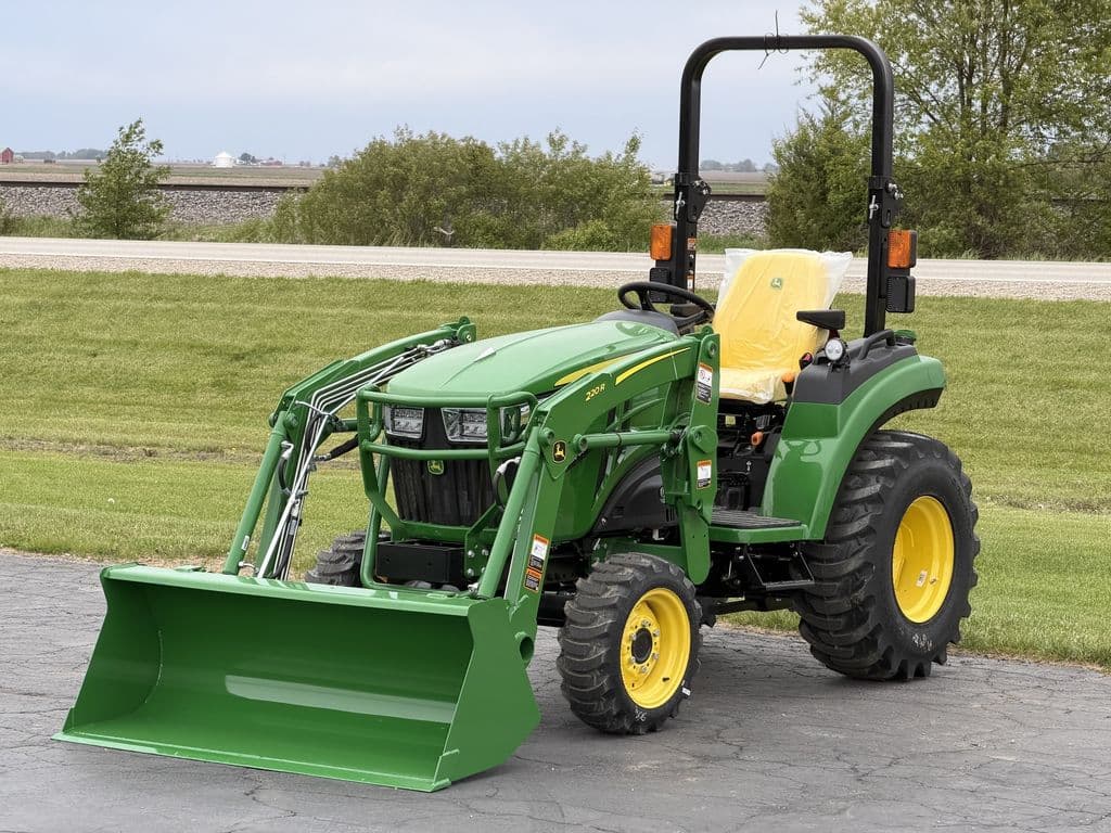 Image of John Deere 2032R Primary image