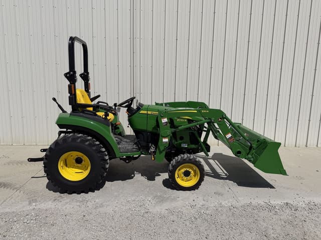 Image of John Deere 2032R equipment image 3