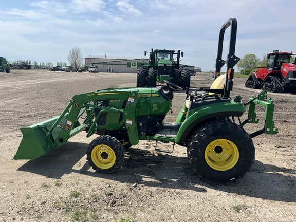 Image of John Deere 2032R equipment image 3
