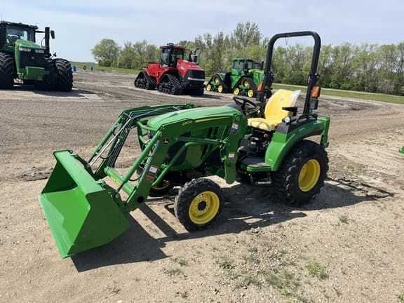 Image of John Deere 2032R equipment image 1