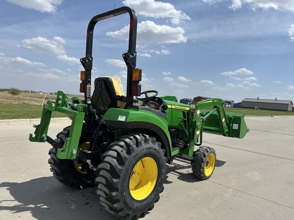 Image of John Deere 2038R equipment image 4