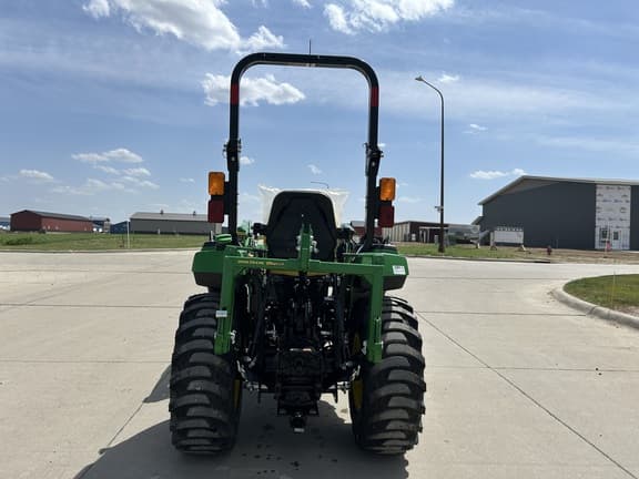 Image of John Deere 2038R equipment image 3