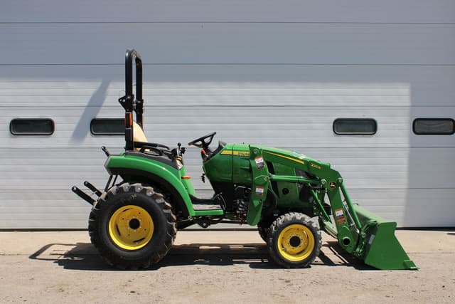 Image of John Deere 2038R equipment image 1
