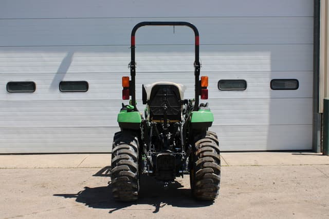 Image of John Deere 2038R equipment image 3
