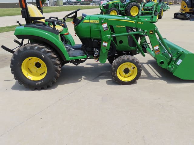 Image of John Deere 2038R equipment image 3